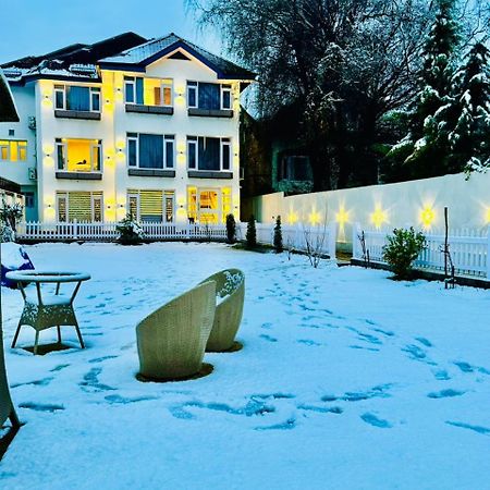De Elaaf The Luxury Stay Srīnagar Dış mekan fotoğraf