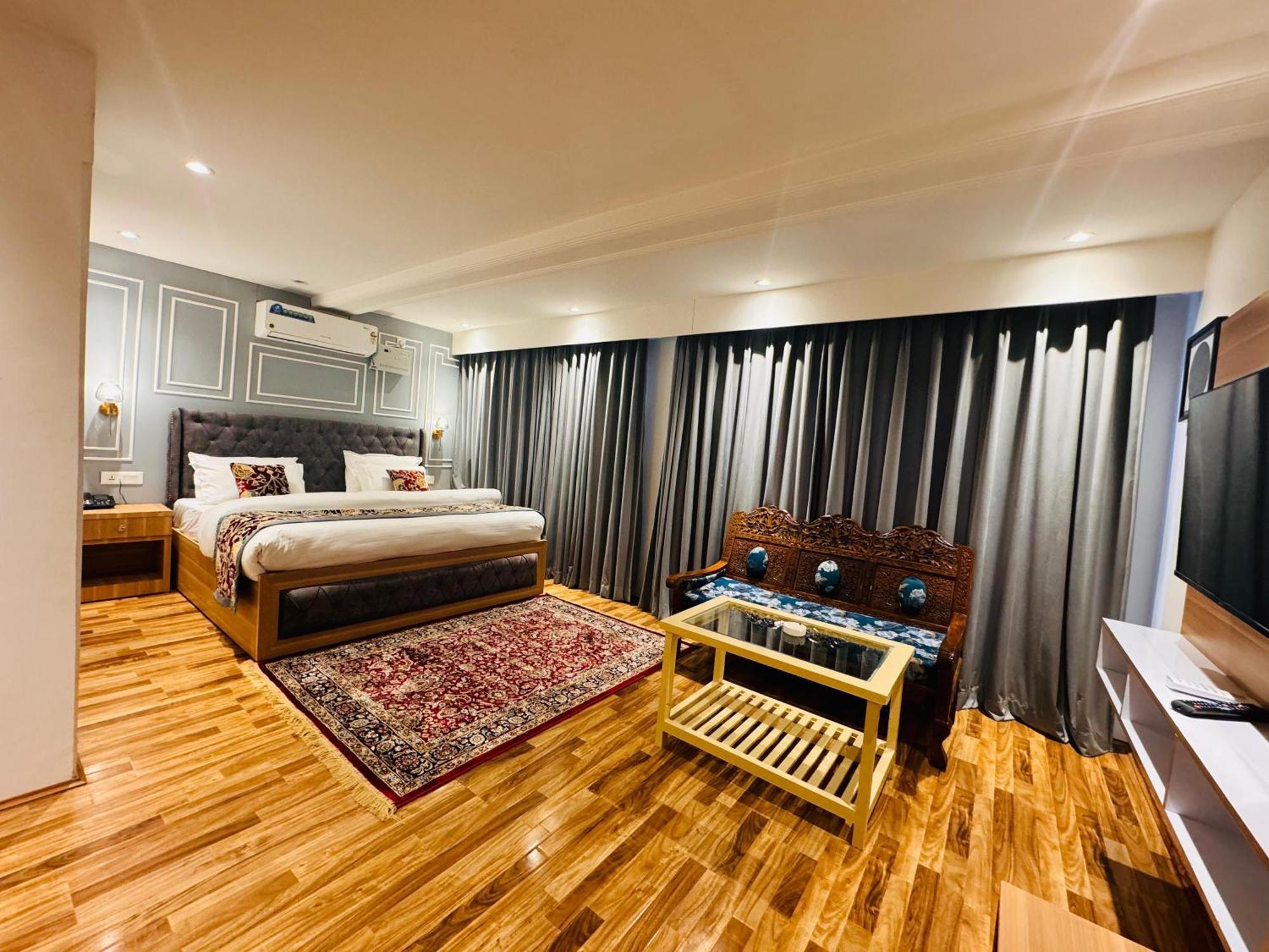De Elaaf The Luxury Stay Srīnagar Dış mekan fotoğraf