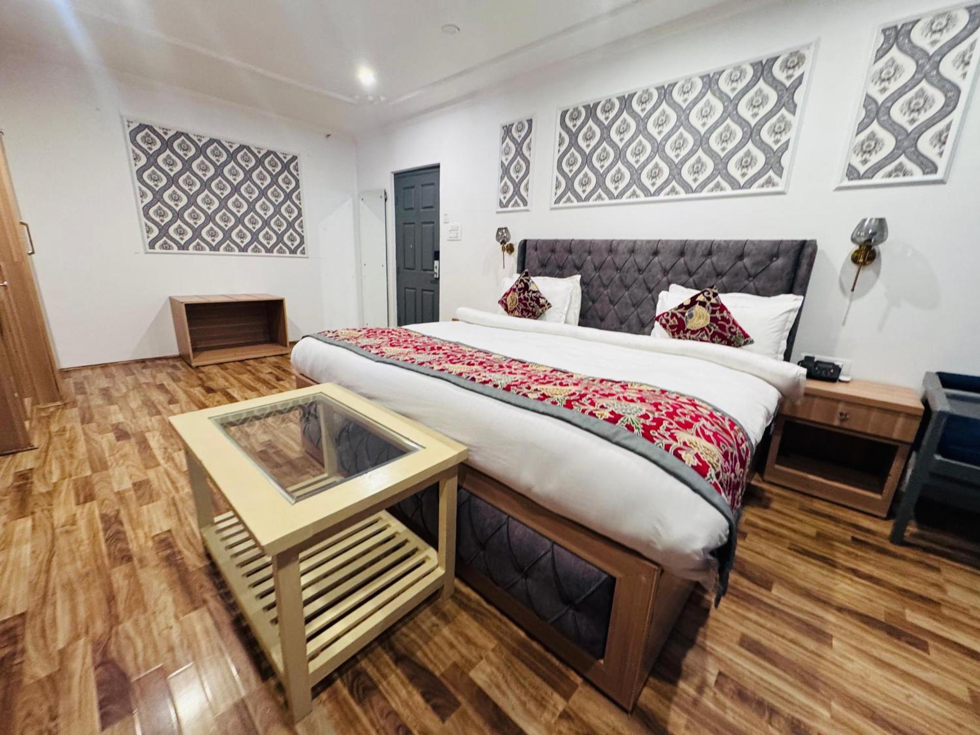 De Elaaf The Luxury Stay Srīnagar Dış mekan fotoğraf
