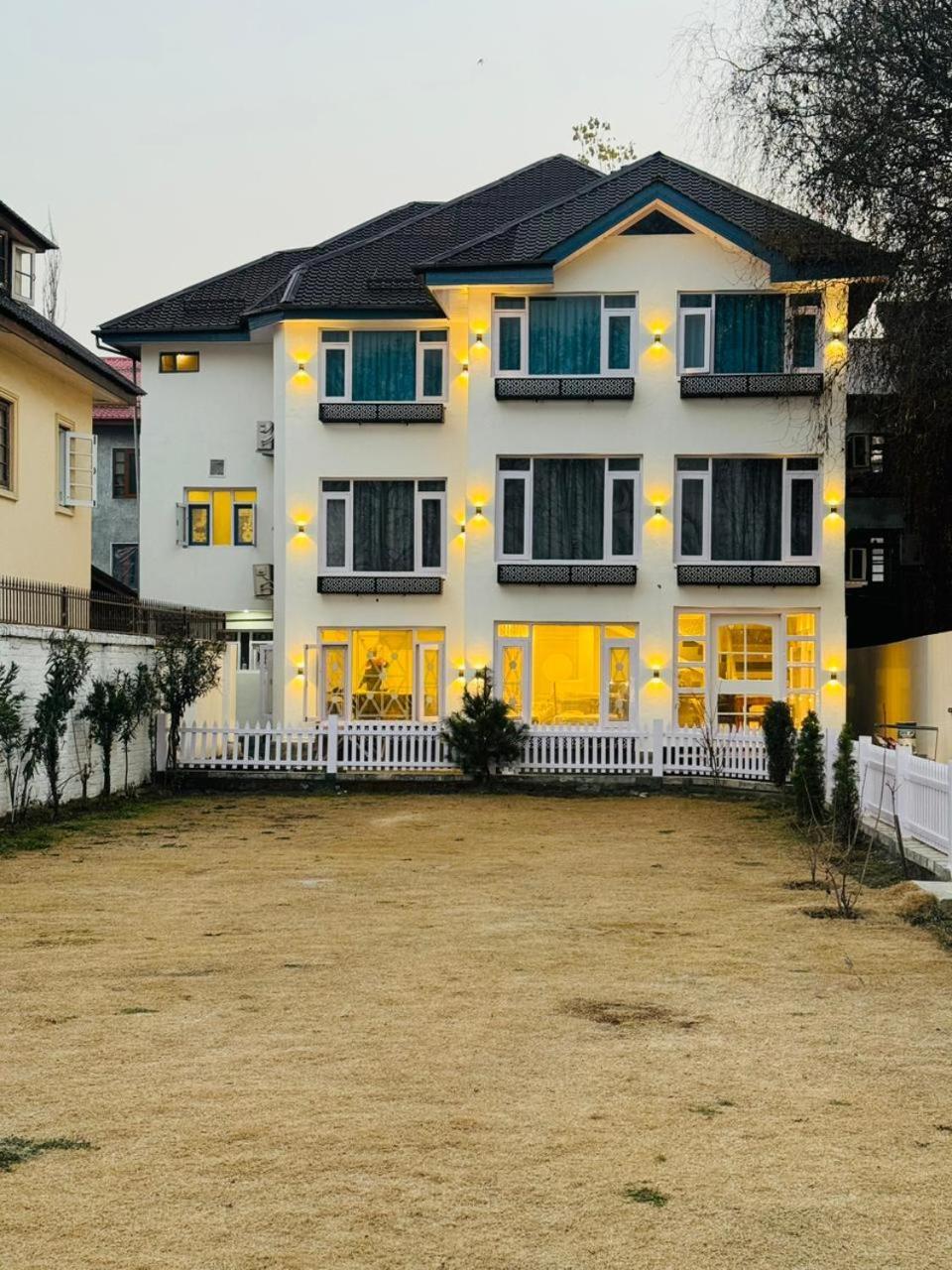 De Elaaf The Luxury Stay Srīnagar Dış mekan fotoğraf