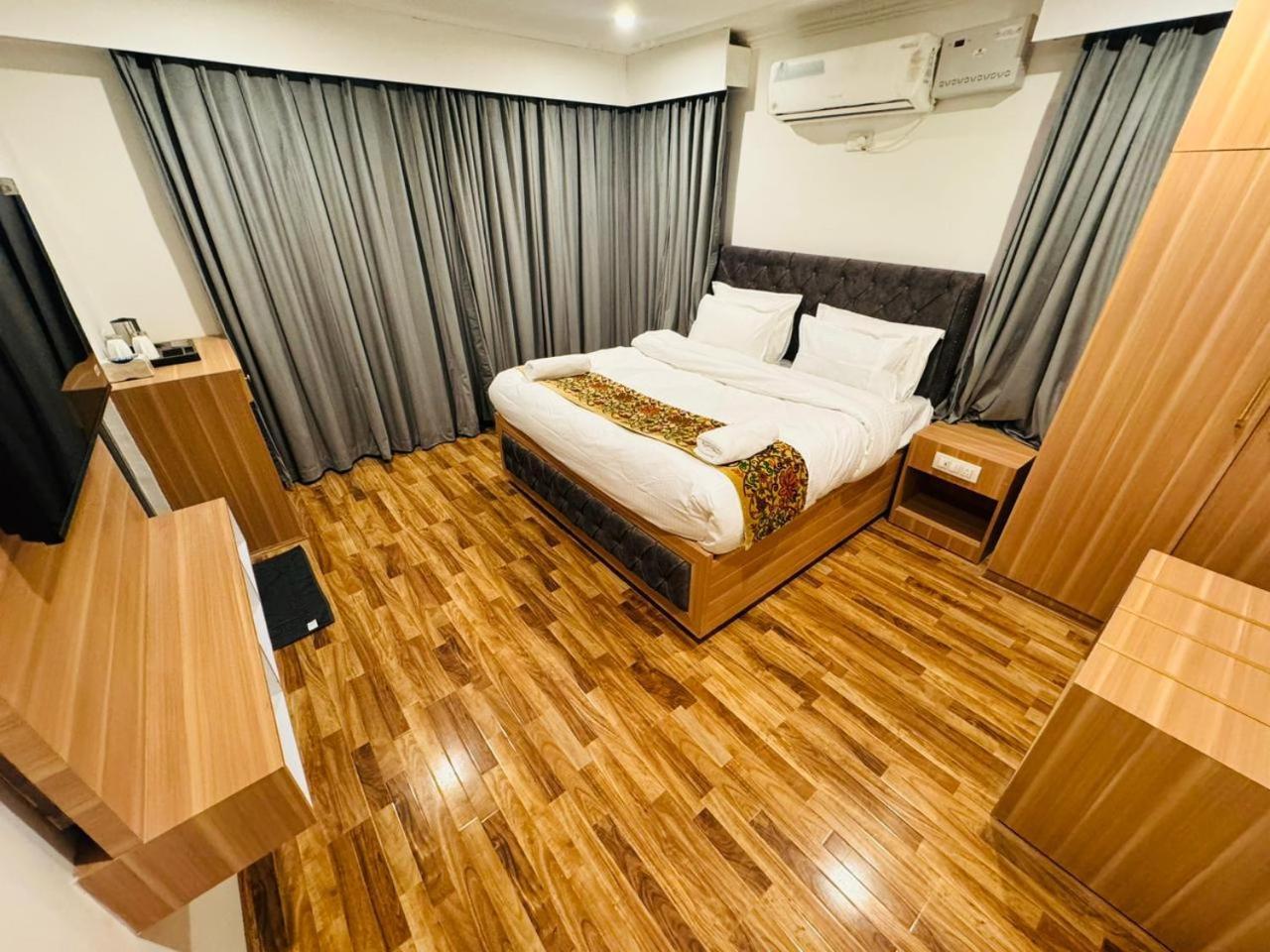 De Elaaf The Luxury Stay Srīnagar Dış mekan fotoğraf