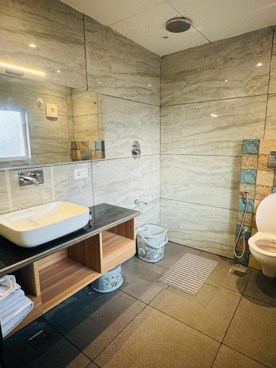 De Elaaf The Luxury Stay Srīnagar Dış mekan fotoğraf