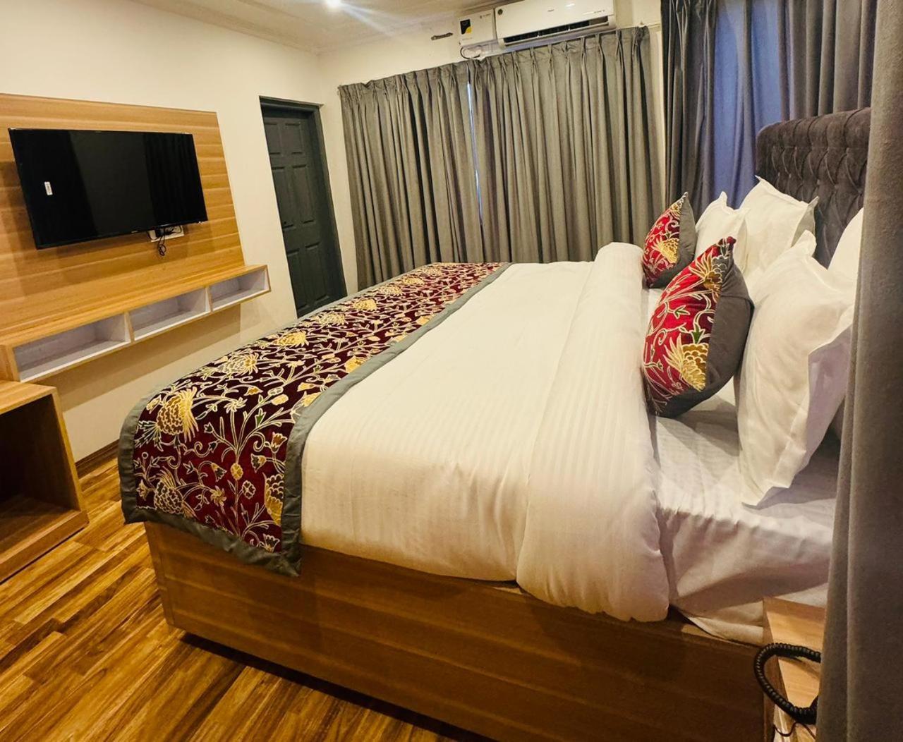 De Elaaf The Luxury Stay Srīnagar Dış mekan fotoğraf