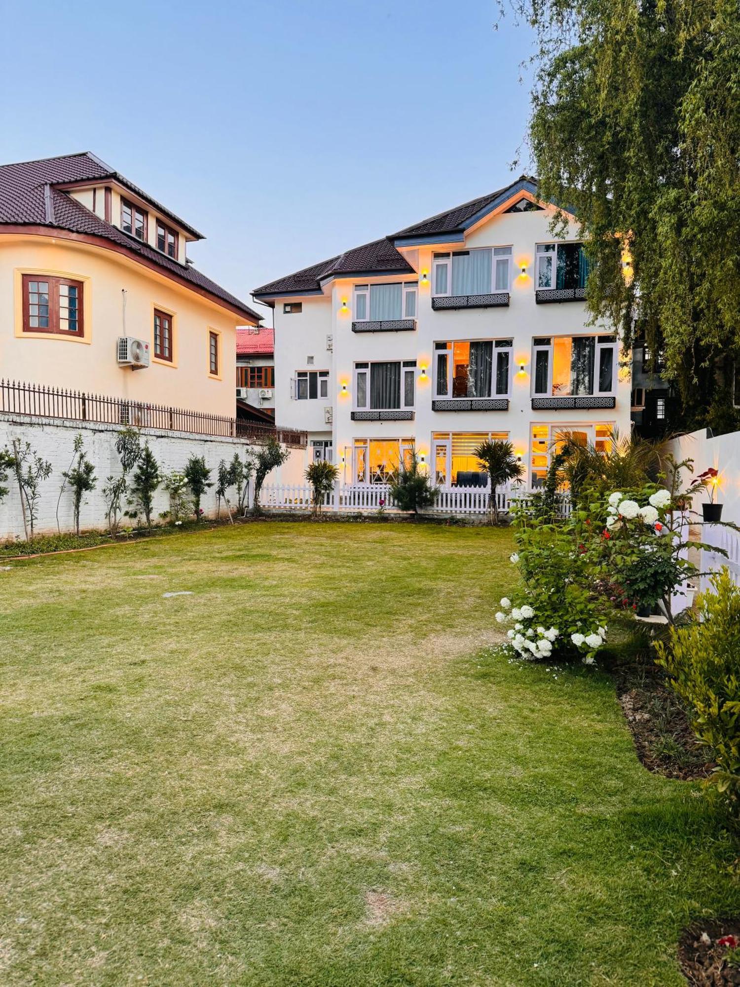 De Elaaf The Luxury Stay Srīnagar Dış mekan fotoğraf